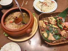 -老滇山寨•云南特色菜•地方菜•民族风情歌舞表演(世纪金源店)