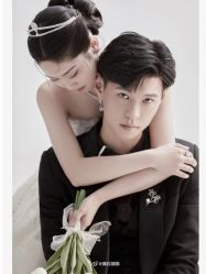 -至臻微拉婚纱摄影