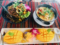 芒果糯米饭-Tikky Cafe