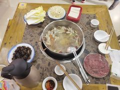 -乳仔牛牦牛汤锅 烤羊排(松潘古城店)