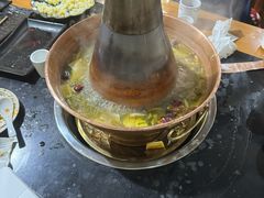 -果松木炭酸菜铜火锅·外婆参鸡汤