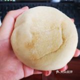 店里还专门有一款只有冰面包皮的「浮云包」