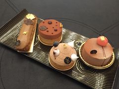 -Salon de The de Joel Robuchon(外滩18号店)