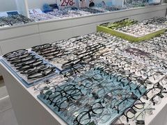 -J-Optical佳视明眼镜·蔡司视觉(青岛金茂览秀城店)