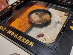 -老牌坊云南鱼豆花火锅(哈西万达店)