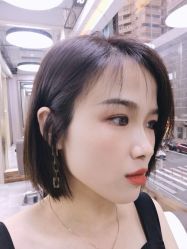 -天下皇剪新潇洒美容美发