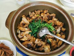 砂锅鸡-悦品清远人家私房菜