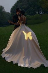 点击看大图 -至臻微拉婚纱摄影