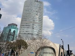 -上海尚嘉中心