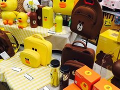 -LINE FRIENDS Garosu-gil Flagship Store