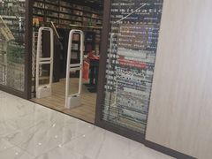 -钟书阁(群光广场店)