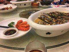 -东豪园林海鲜酒家(南港路辅路店)