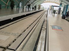 -龙阳路磁悬浮列车总站-停车场