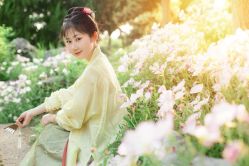 -虞美人汉服摄影