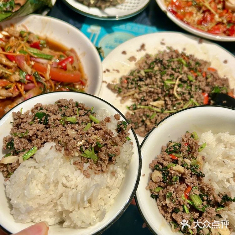 感谢本地朋友带路🥹吃到了好吃的傣味餐厅！！