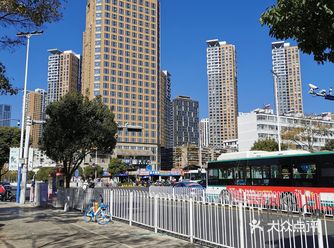 今日小寒，祖国北方天寒地冻，天地万物，一片寂寥