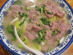 -杨三孃跷脚牛肉(西外棕榈岛店)