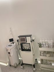 -苗方清颜痘肌研究所