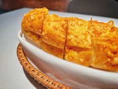 招牌黄油蒜香面包-Oyster Talks 四度蚝法餐厅