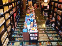 -钟书阁(松江泰晤士小镇店)