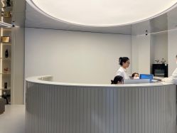 -碧莲盛·脱发养发中心