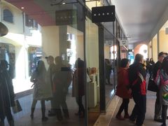-Longchamp(佛罗伦萨小镇奥特莱斯店)