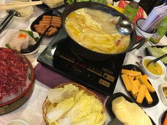 -鲜入围煮花胶鸡海鲜火锅