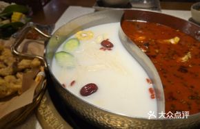 Lu Zhanggui's Signature Beef Oil Hot Pot