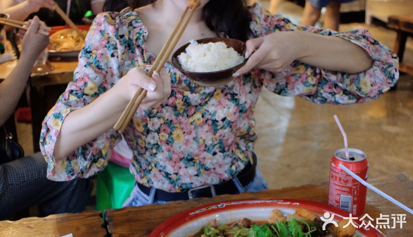 成都探店｜打卡成都麻辣烫天花板—老街称盘麻辣烫