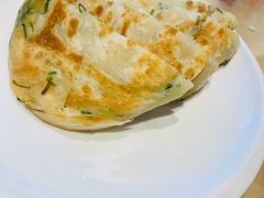葱油饼-小船渔村•大连菜•大连焖鱼(明泽街店)