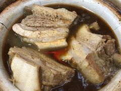 三层肥骨-新峰肉骨茶