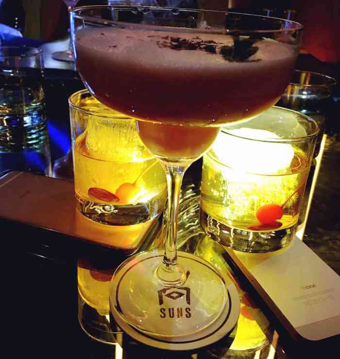 suns·尚·酒吧-"位于万达广场金雁巷,员工通道旁边,位置特.