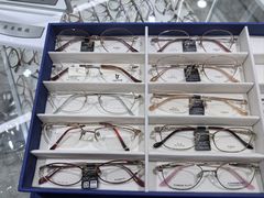 -三叶眼镜城批发市场(上海火车站店)