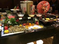 -大中华希尔顿酒店-念自助餐·嗨啤·小龙虾