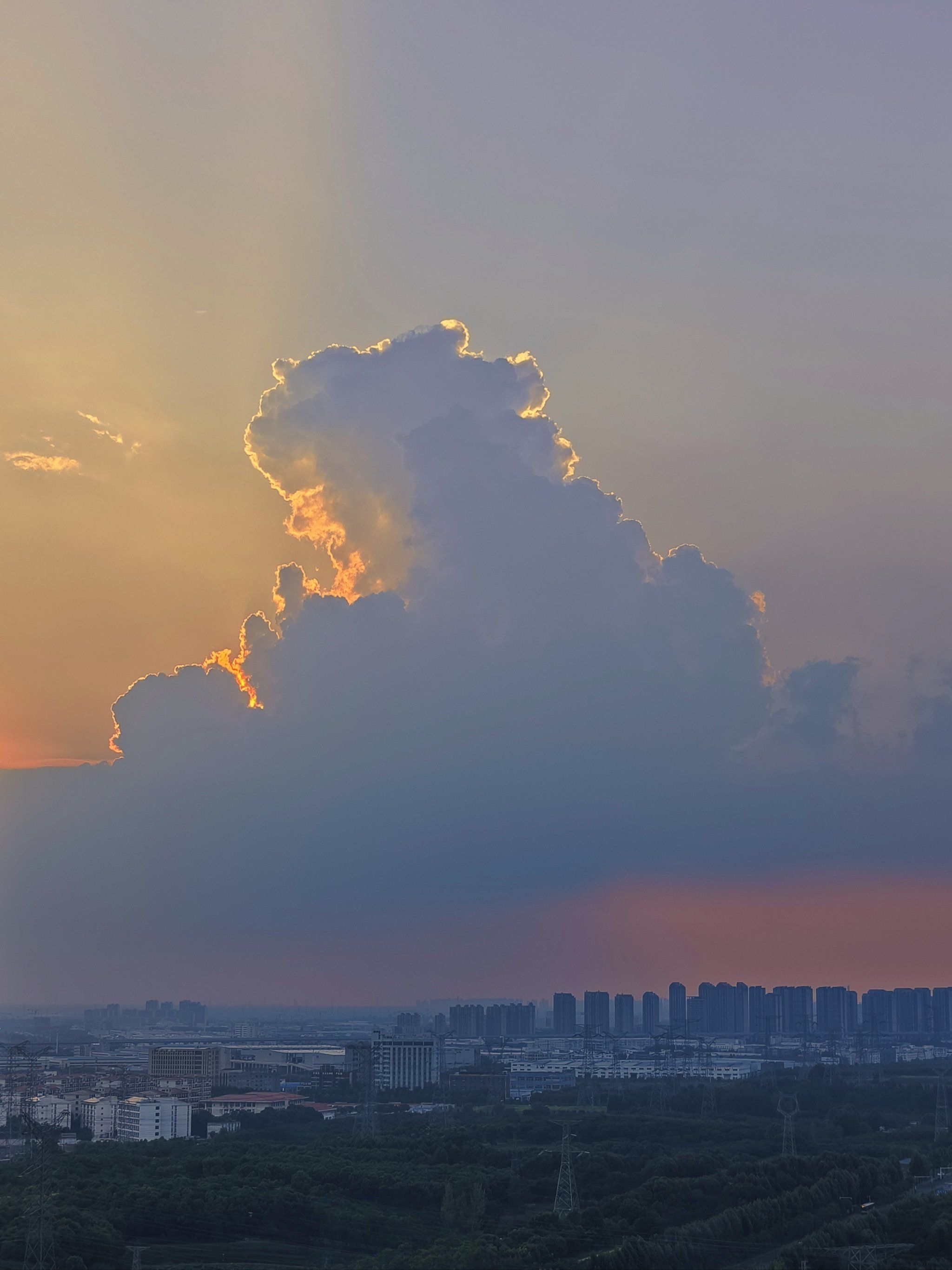 傍晚的云总是很好看