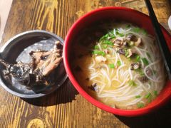 -正宗李家土鸡米线店