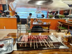 -哈尔滨小酒馆·鲜肉现穿自助烧烤(康新花园店)