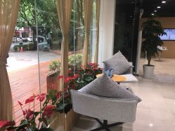 -CARR SALON