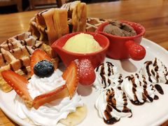 -more than meow吴止猫主题餐厅(承德 中船汇店)