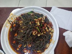 -湖南人家湘菜馆(镇江路店)
