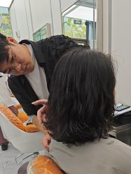 -豪斯塔美发连锁