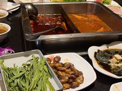 -百年川椒重庆老火锅(光谷店)