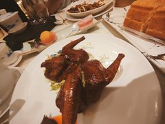 秘制红烧乳鸽-荣粤酒家·融合粤菜