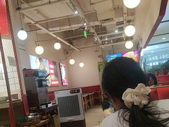 -鸡遇虾煲干锅火锅(小寨金莎店)