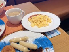-亚龙湾希尔顿自助餐厅·海鲜·烧烤·沙滩BBQ·现场乐队