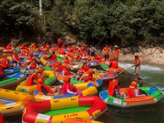 -安吉龙王山峡谷漂流