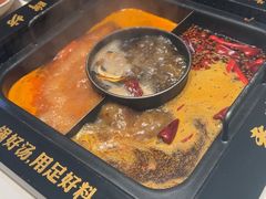 -老牌坊云南鱼豆花火锅(哈西万达店)