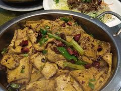 干锅千叶豆腐-老码头黑皮肘子锅包肉熏酱水饺(文政街店)