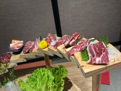 -山川小町·极番烧肉(新地假日广场店)