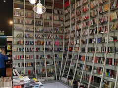 -钟书阁(松江泰晤士小镇店)